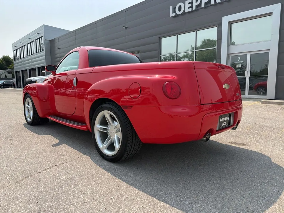 Chevrolet Ssr 2004 photo 3