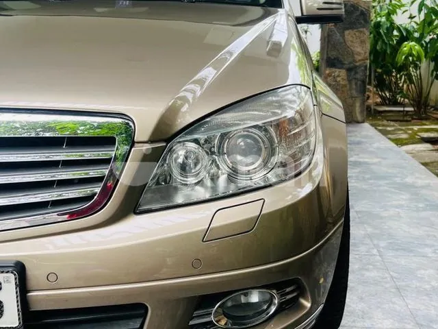 Mercedes-Benz C180 2010 photo 2