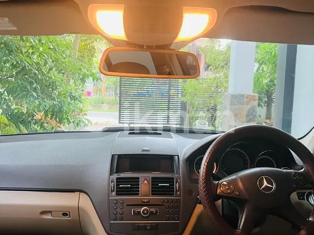 Mercedes-Benz C180 2010 photo 4