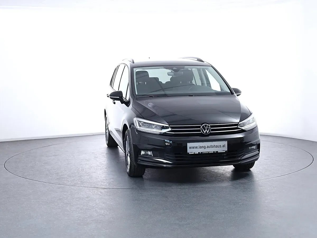 Volkswagen Touran 2026 photo 2