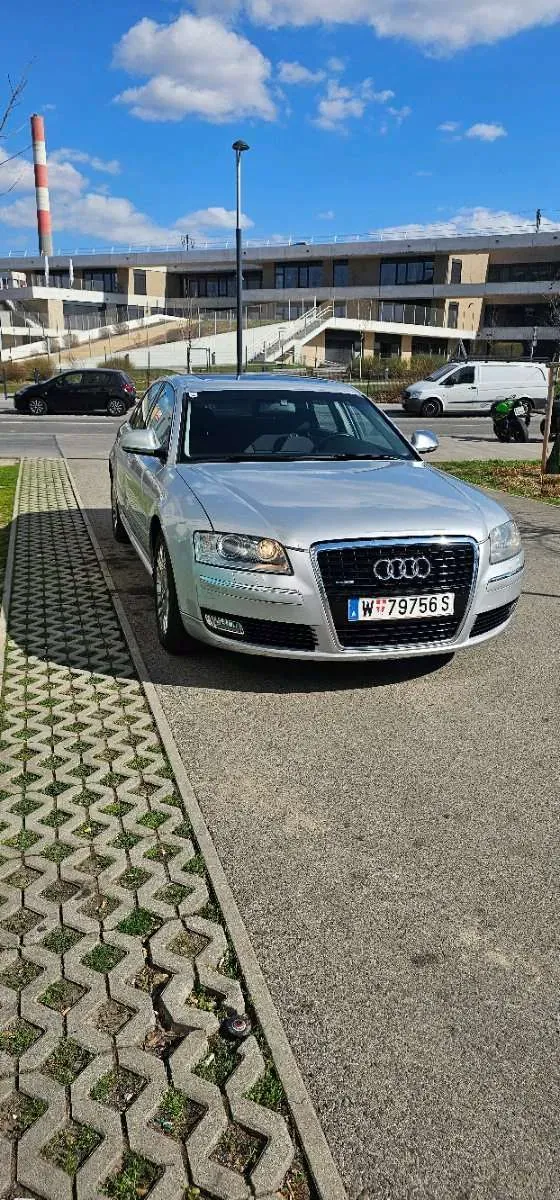 Audi A8 2008 photo 2