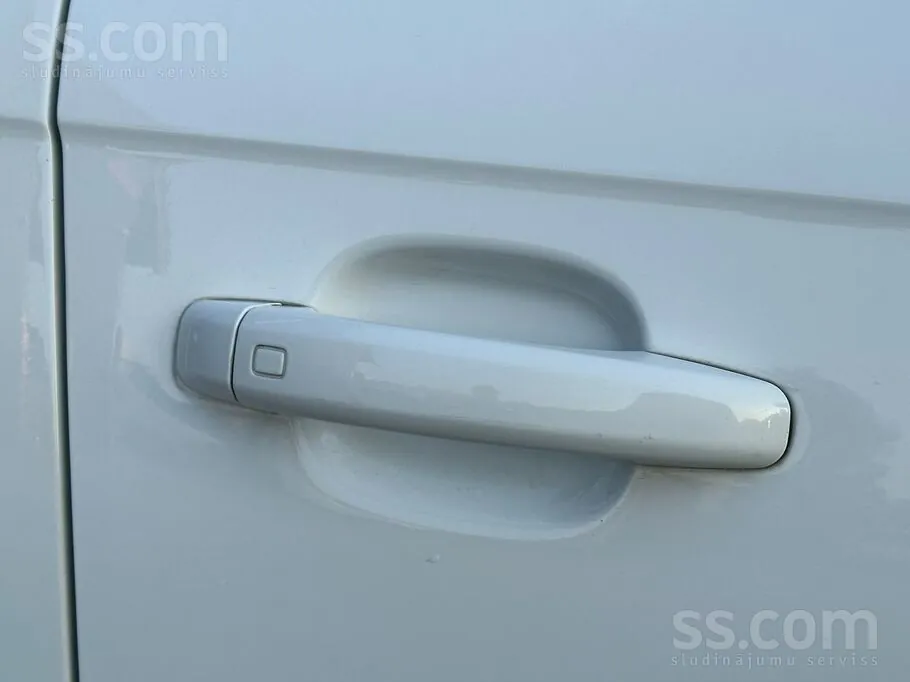 Audi A4 Avant 2012 photo 3