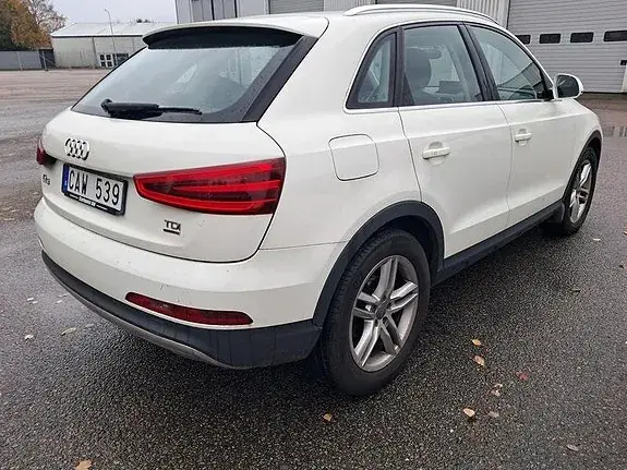 Audi Q3 2013 photo 2