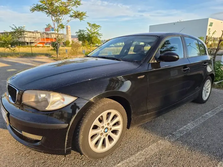 BMW 1 Series 2009 photo 2