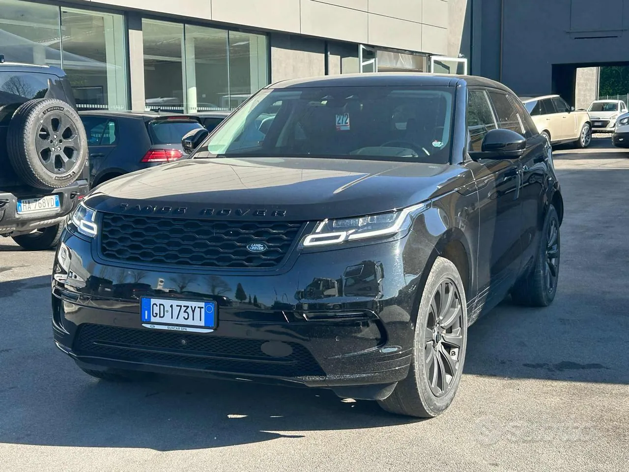 Land Rover Range Rover Velar 2021 photo 2