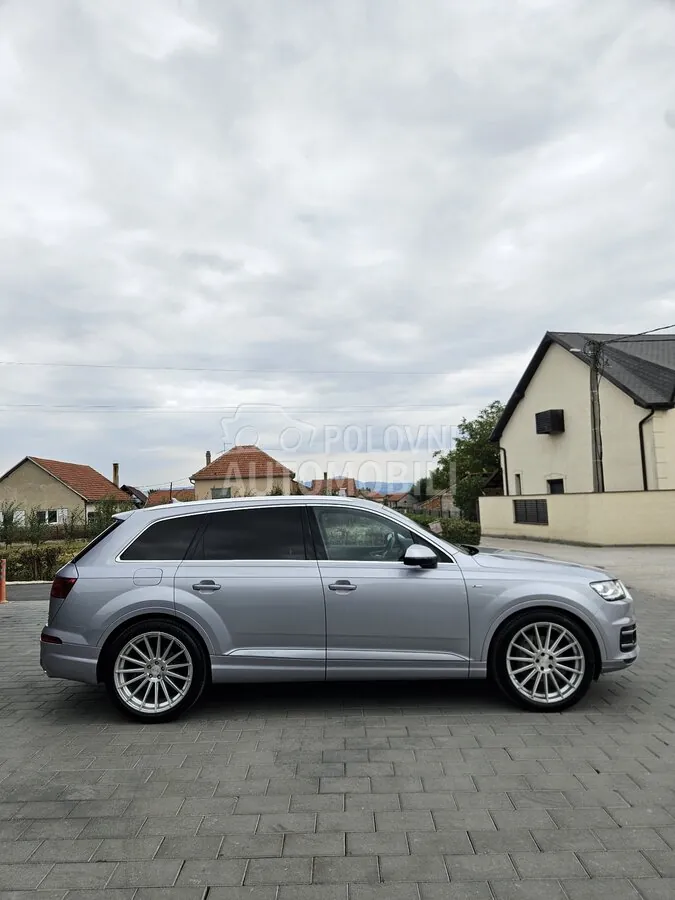 Audi Q7 2015 photo 5