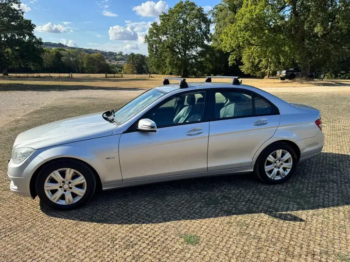 Mercedes-Benz C-Class 2011 photo 3