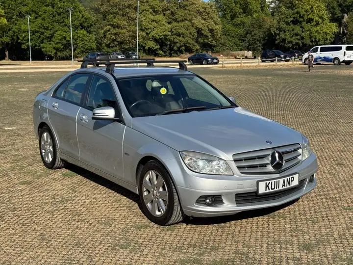 Mercedes-Benz C-Class 2011 photo 2