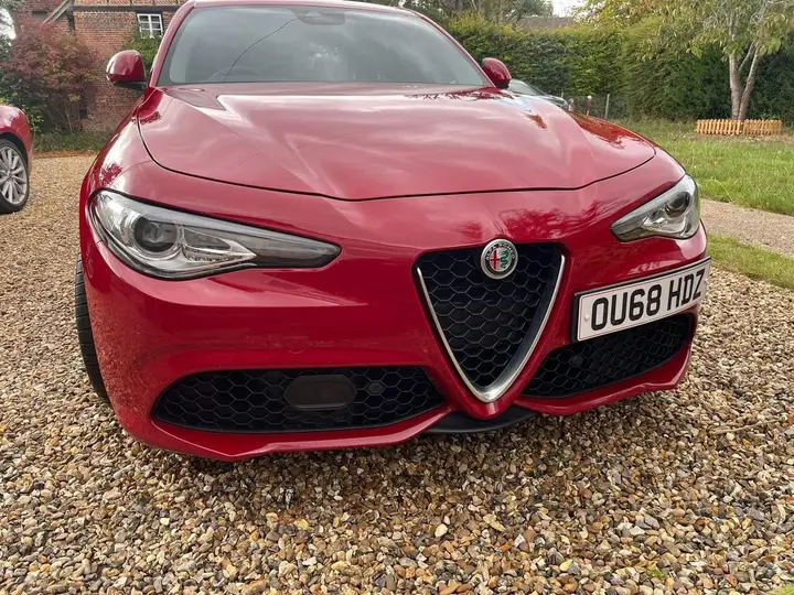 Alfa Romeo Giulia 2018 photo 2