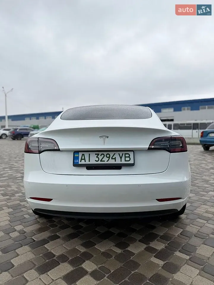Tesla Model 3 2022 photo 4