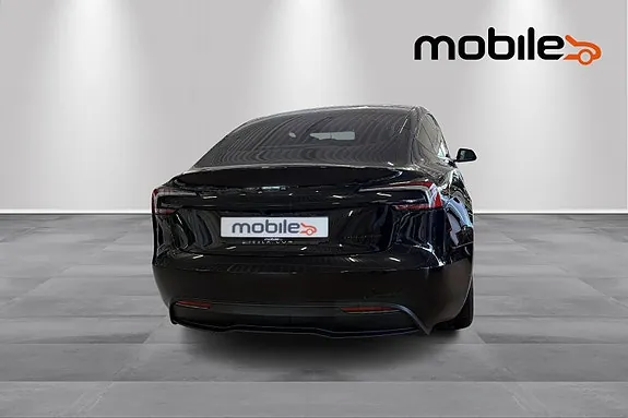 Tesla Model 3 2026 photo 4