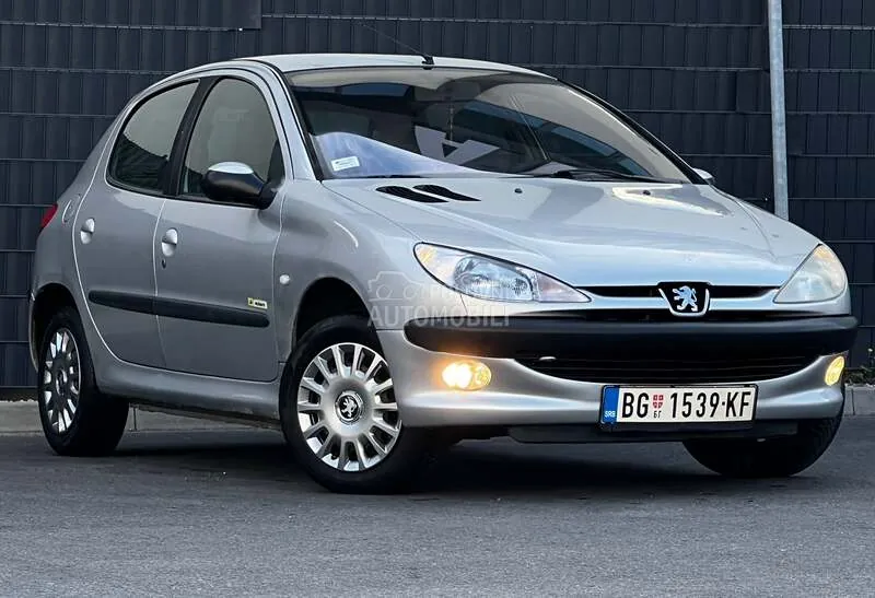 Peugeot 206 2002 photo 2