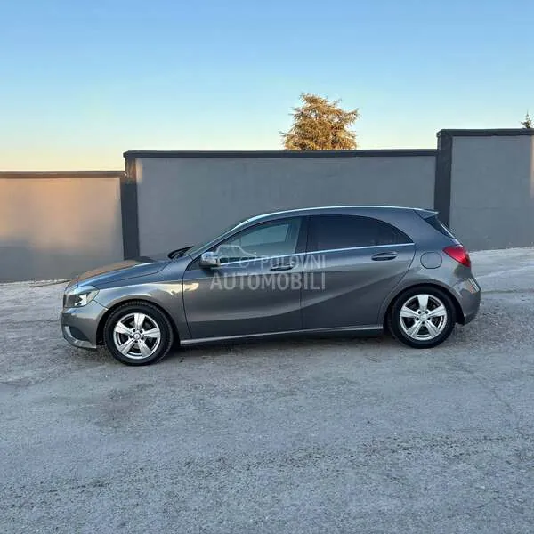 Mercedes-Benz A 180 2012 photo 3