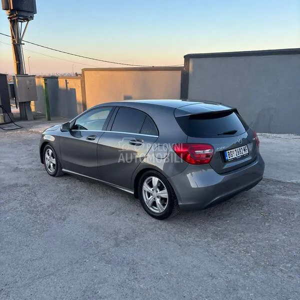 Mercedes-Benz A 180 2012 photo 4