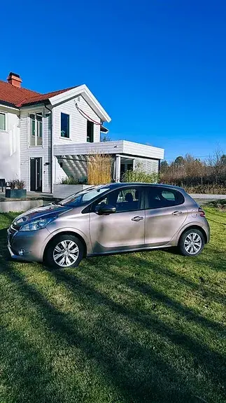 Peugeot 208 2013 photo 2