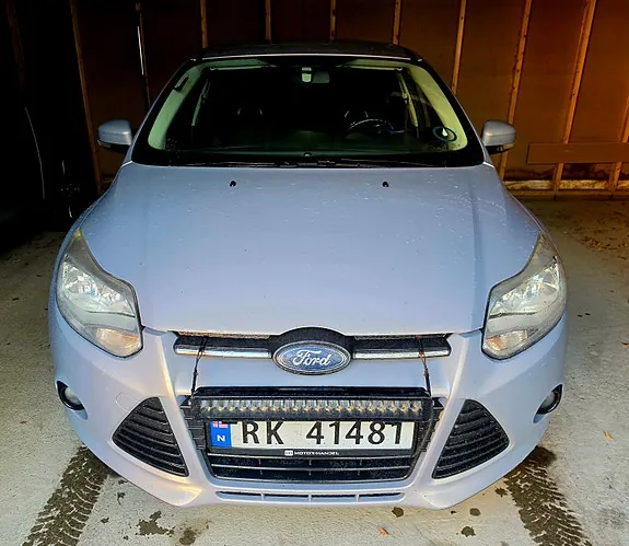 Ford Focus 2011 photo 2