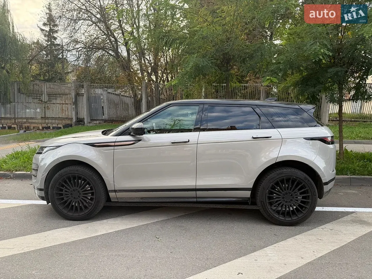 Land Rover Range Rover Evoque 2019 photo 3