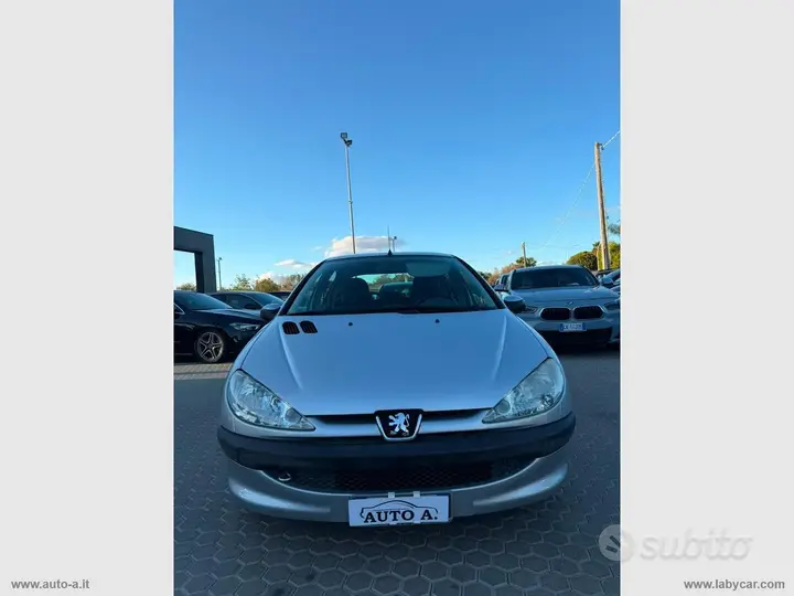 Peugeot 206 2004 photo 2