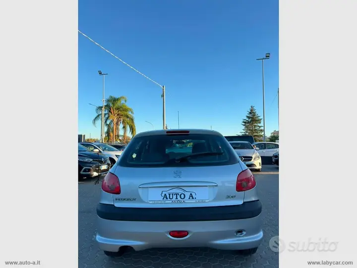 Peugeot 206 2004 photo 5