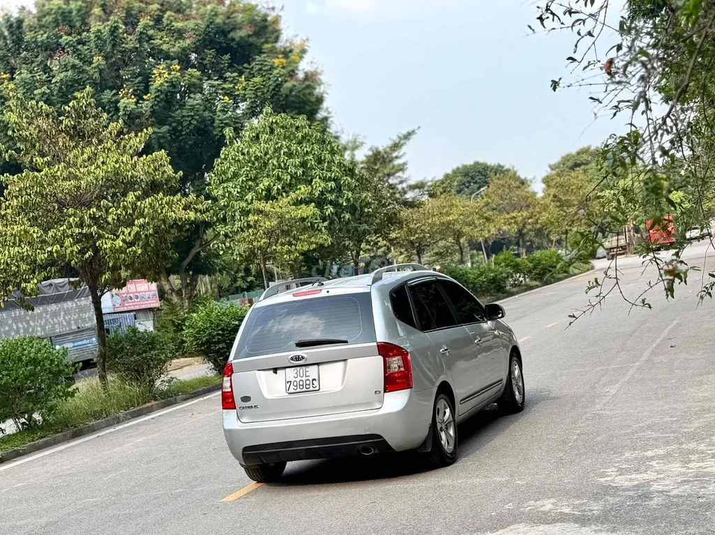 Kia Carens 2015 photo 5