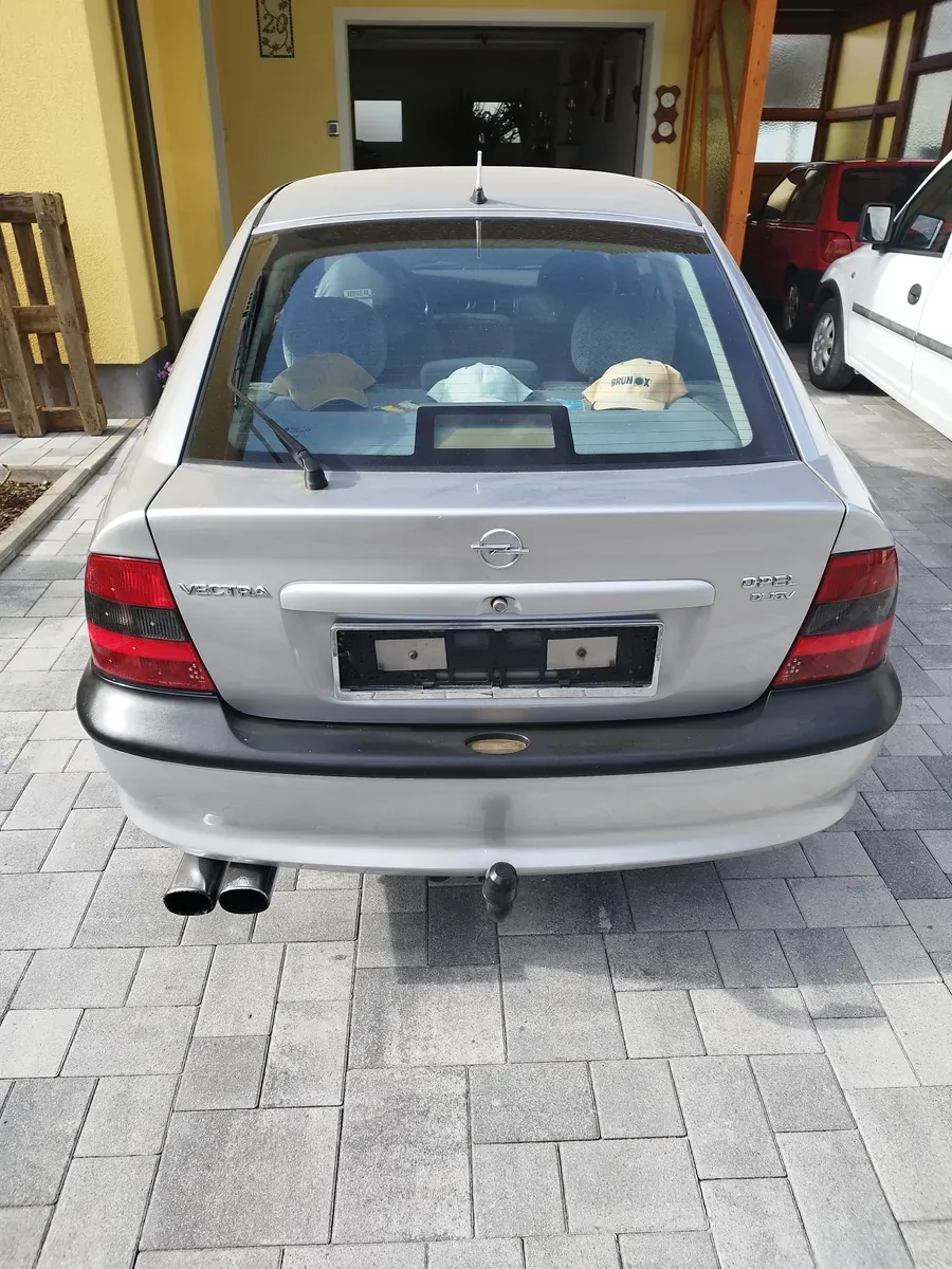 Opel Vectra 1997 photo 2