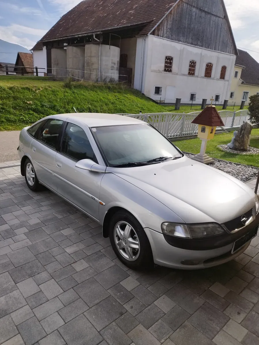 Opel Vectra 1997 photo 3
