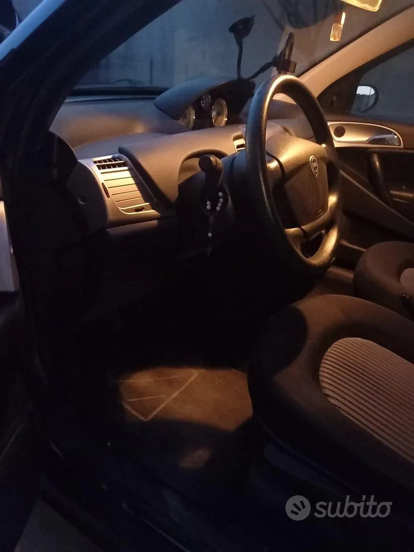 Lancia Ypsilon 2008 photo 2