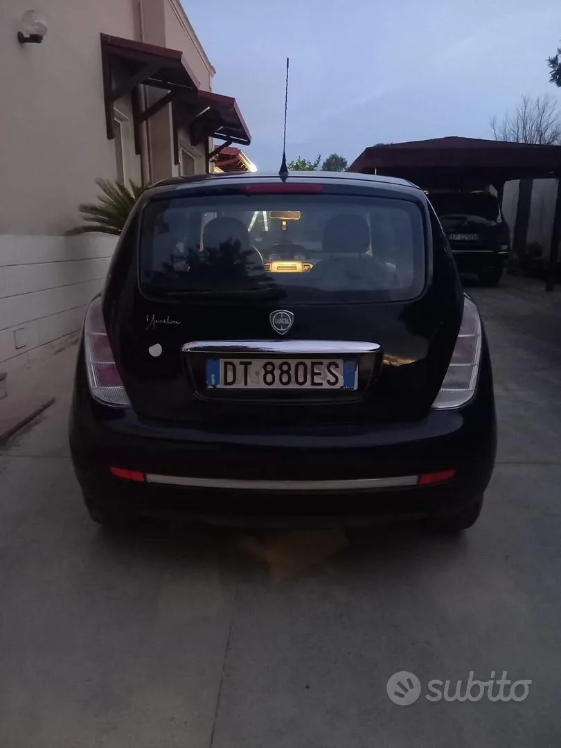 Lancia Ypsilon