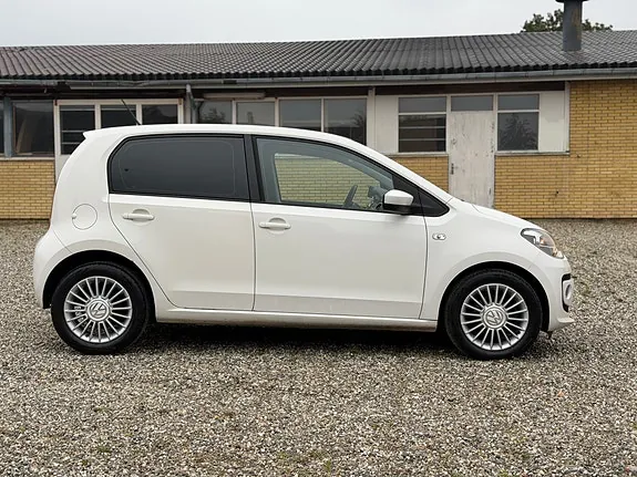 Volkswagen Up 2016 photo 4