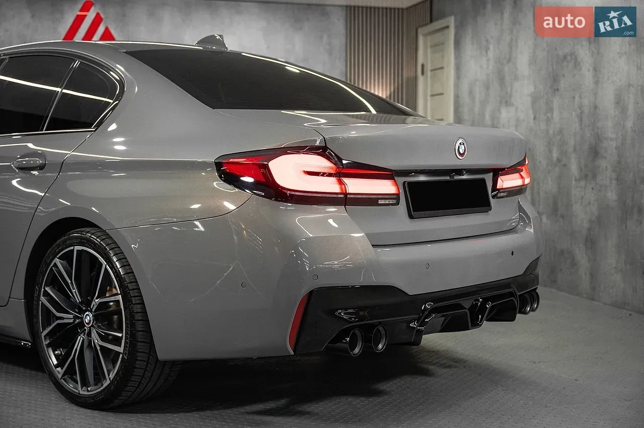 BMW 5 Series 2022 photo 2