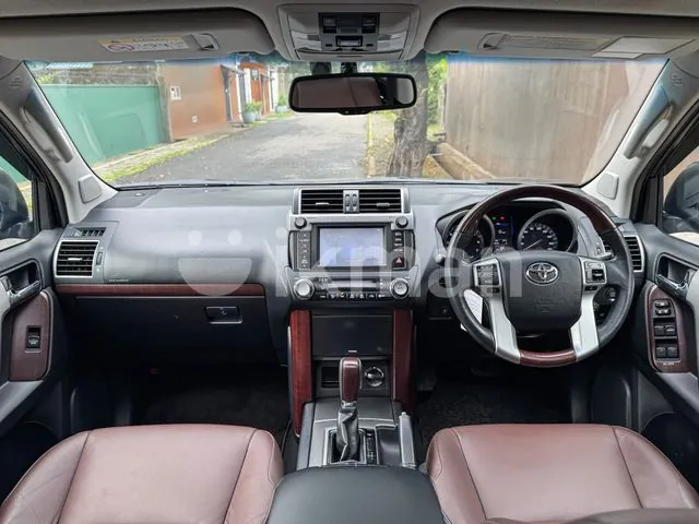 Toyota Land Cruiser Prado 2017 photo 4