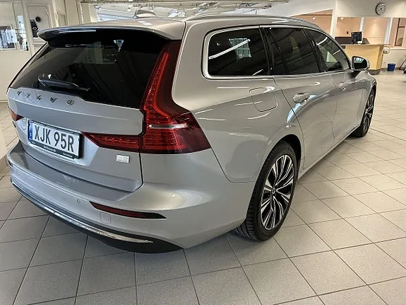Volvo V60 2023 photo 3