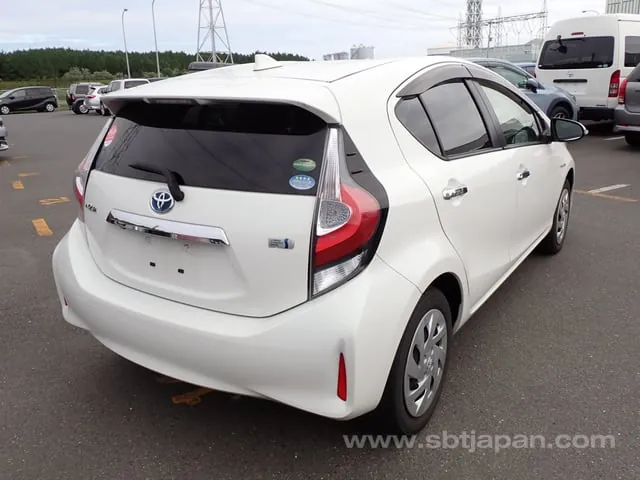 Toyota Aqua S Style 2018 photo 4