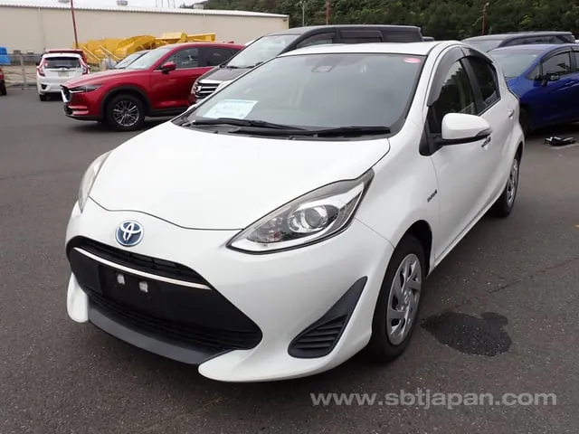 Toyota Aqua S Style 2018 photo 2