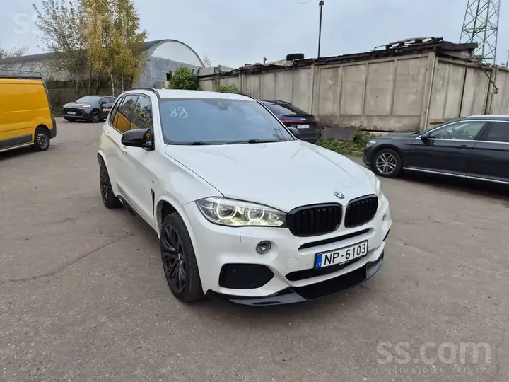 BMW X5 2016 photo 2