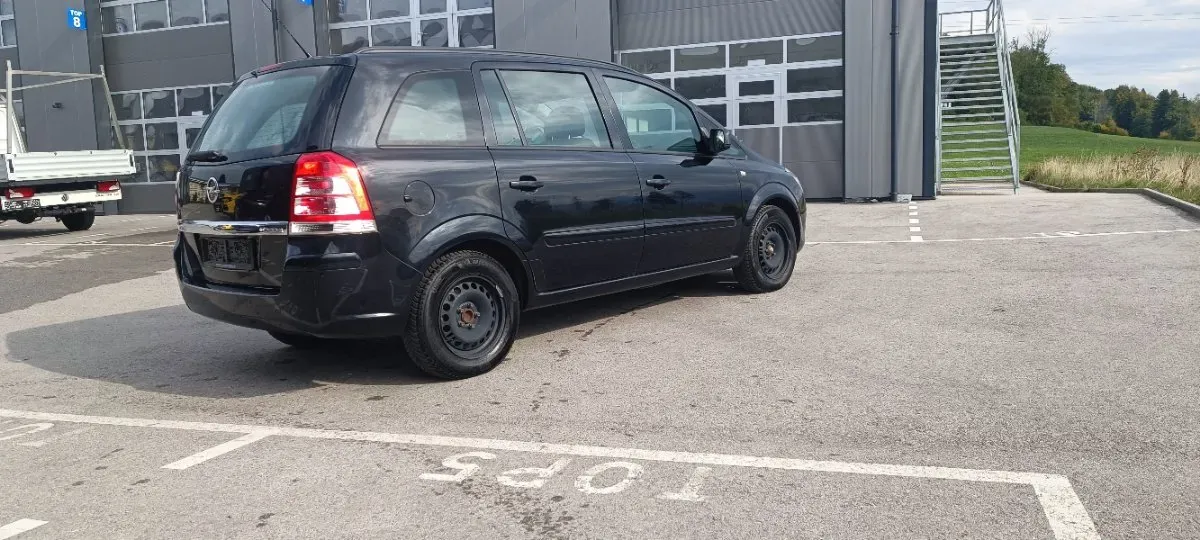 Opel Zafira 2013 photo 3