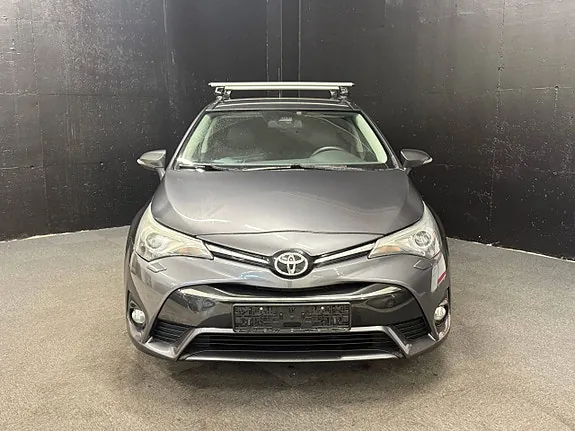 Toyota Avensis 2015 photo 3