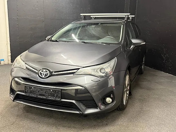 Toyota Avensis 2015 photo 4