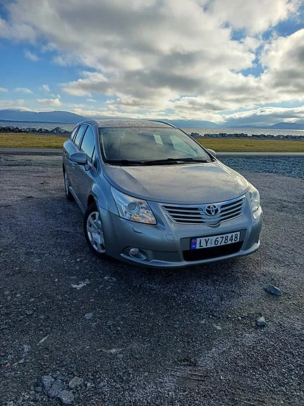 Toyota Avensis 2009 photo 2