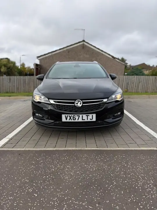 Vauxhall Astra 2017 photo 2