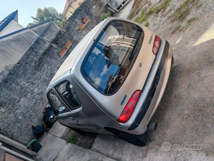 Fiat 600 2001 photo 2