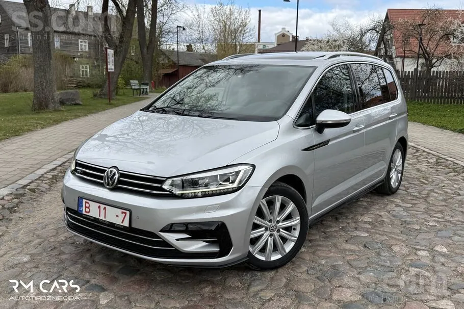 Volkswagen Touran 2017 photo 2