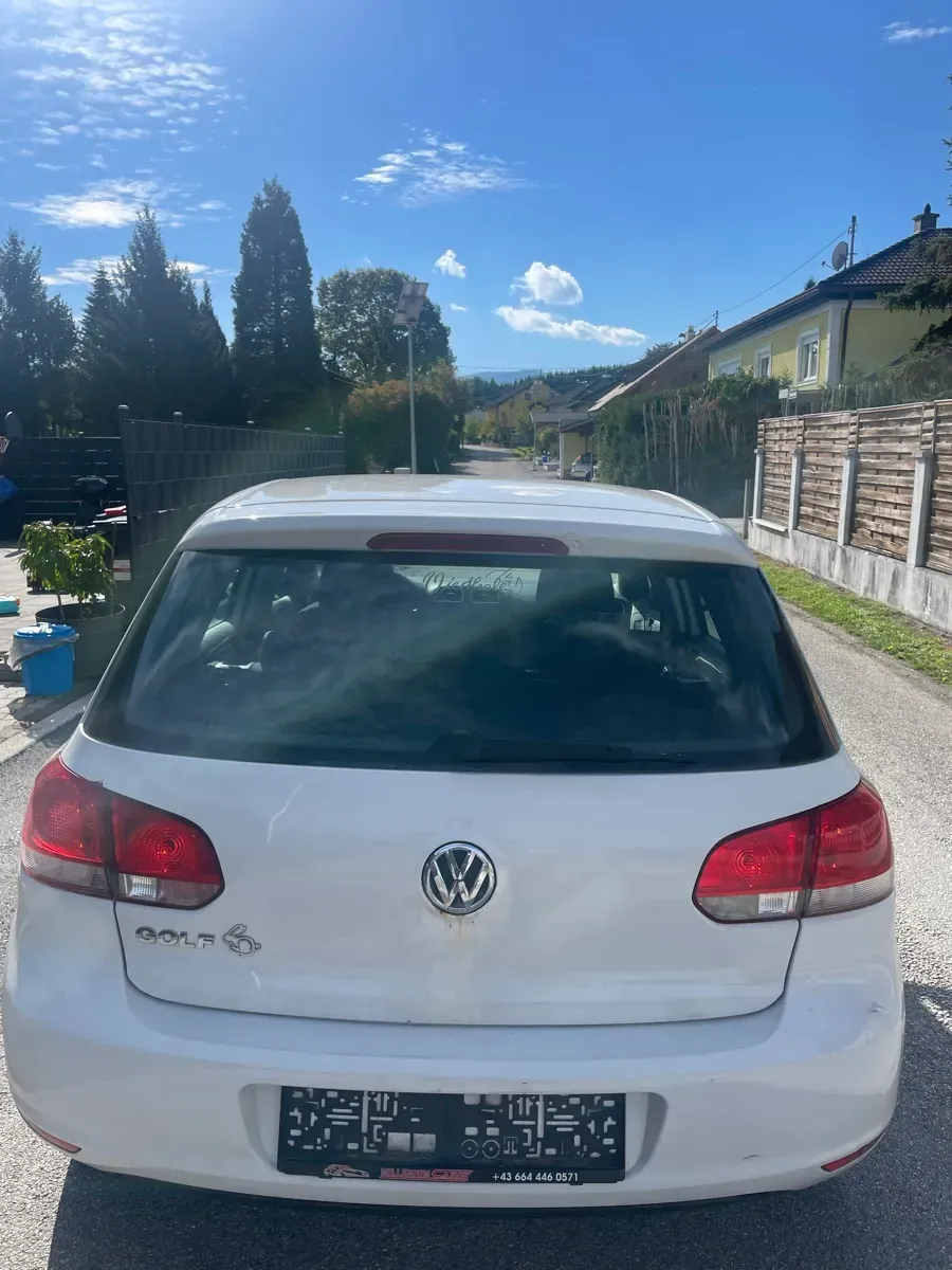Volkswagen Golf 2010 photo 3