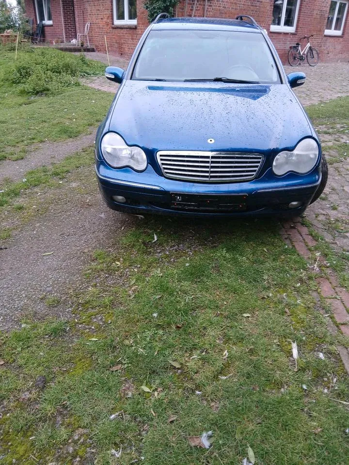 Mercedes-Benz C240