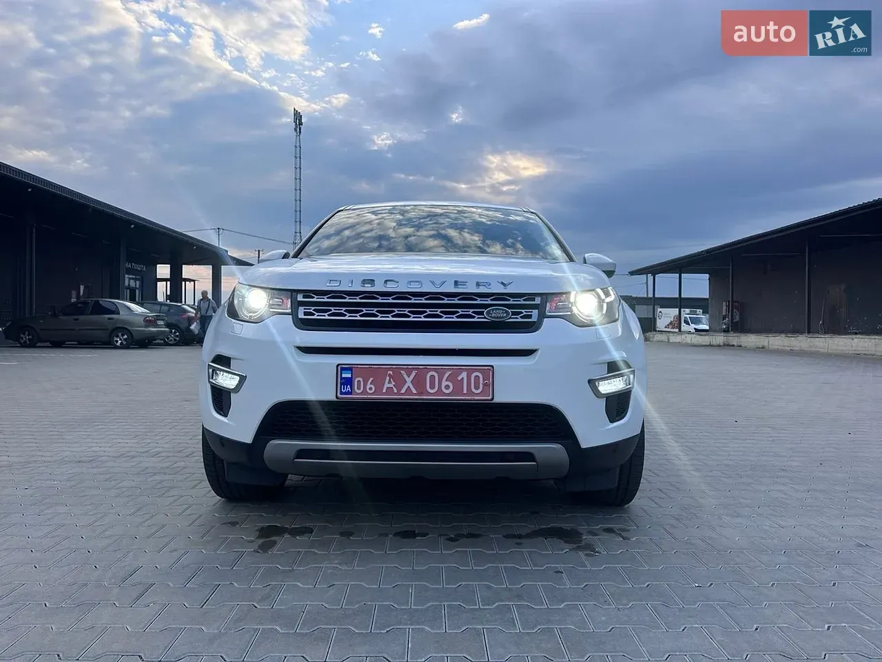 Land Rover Discovery Sport 2017 photo 2