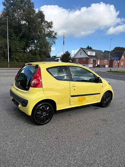 Peugeot 107 2008 photo 4