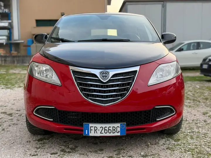 Lancia Ypsilon