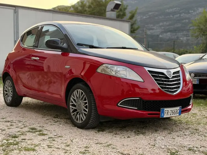 Lancia Ypsilon 2012 photo 4