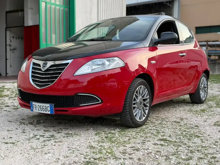 Lancia Ypsilon 2012 photo 3