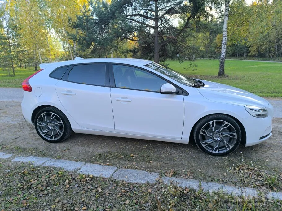 Volvo V40 2016 photo 4